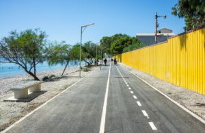 Ο Δήμος Λεμεσού εγκαινίασε τον πεζόδρομο και ποδηλατόδρομο της Ακταίας Οδού