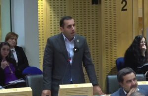 Ομόφωνη πρόταση Αποστόλου: 35 «ναι» στη Βουλή για ίσες παροχές στους παραολυμπιονίκες (VIDEO)