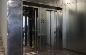 Το Viral βίντεο ενός μικρού παιδιού που κλείστηκε στον ανελκυστήρα – Όλα τα λεφτά η αντίδραση του!