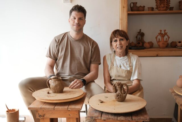 Η XM συνεργάζεται με τον Λούκα Γιώρκα για το τραγούδι “Σκέψου το Χωριό”