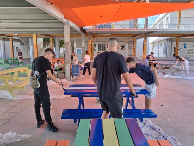 Μαζική συμμετοχή στη δράση καθαρισμού στο Λύκειο Αποστόλου Λουκά Κολοσσίου (ΦΩΤΟΡΕΠΟΡΤΑΖ)