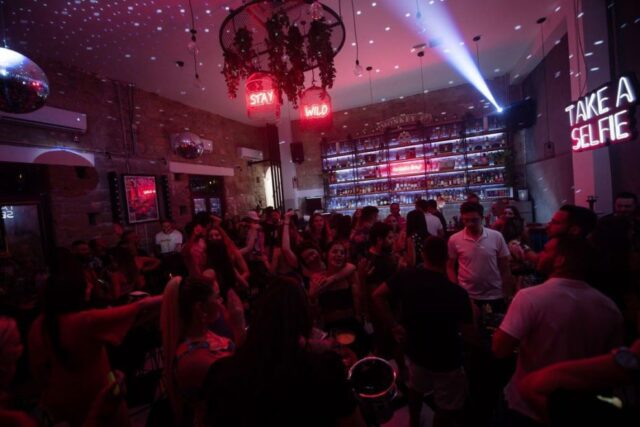 Τέλος εποχής για γνωστό μπαράκι της Λεμεσού