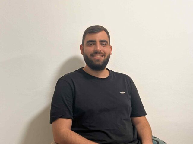 Ένας εικοσιεπτάχρονος Παφίτης ο οποίος κρατά ζωντανή την παράδοση των τσιαττιστών