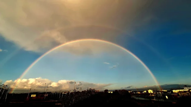 Φανταστικό θέαμα στον ουρανό της Λεμεσού – Διπλό ουράνιο τόξο το πρωί της Δευτέρας
