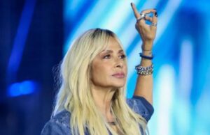 ΑΝΝΑ ΒΙΣΣΗ: Νέος κύκλος στην καριέρα της – Τελευταία χρονιά σε νυχτερινά κέντρα