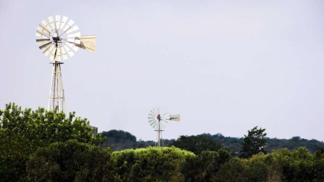 Ανεμόμυλοι Παραλιμνίου – menoumekypro.com