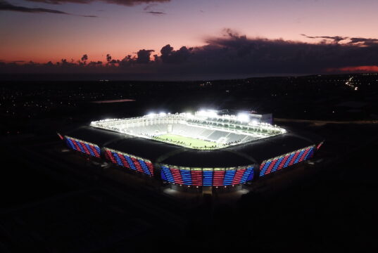 Το Alphamega Stadium στο Κολόσσι, δίπλα στον χώρο όπου σχεδιάζεται το νέο προπονητικό κέντρο της ΑΕΛ