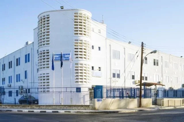 Χαμός στα κρατητήρια Λεμεσού: Άγρια συμπλοκή – Στα χέρια κρατούμενοι