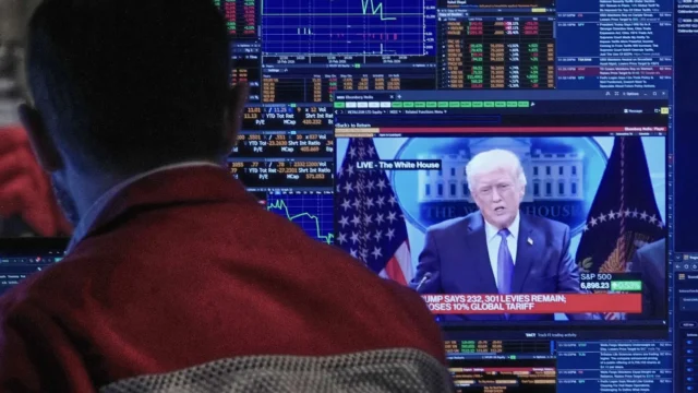 trump-agores.webp.webp