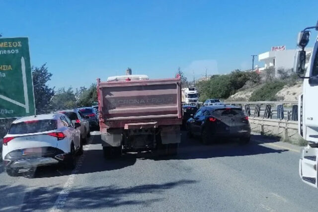 ΑΥΤΟΚΙΝΗΤΟΔΡΟΜΟΣ ΛΕΥΚΩΣΙΑ – ΛΕΜΕΣΟΣ: Καραμπόλα μπλόκαρε την κυκλοφορία – Δύο τραυματίες στο νοσοκομείο ΑΥΤΟΚΙΝΗΤΟΔΡΟΜΟΣ ΛΕΥΚΩΣΙΑ – ΛΕΜΕΣΟΣ: Καραμπόλα μπλόκαρε την κυκλοφορία – Δύο τραυματίες στο νοσοκομείο