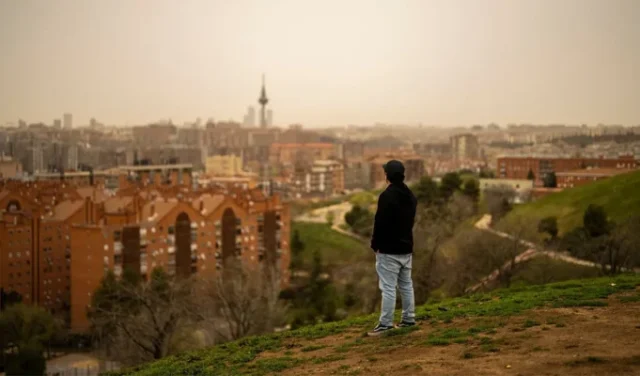 Γιατί πορτοκαλίζουν οι ουρανοί της Ευρώπης; Έρχεται τεράστιο σύννεφο σκόνης από τη Σαχάρα Γιατί πορτοκαλίζουν οι ουρανοί της Ευρώπης; Έρχεται τεράστιο σύννεφο σκόνης από τη Σαχάρα