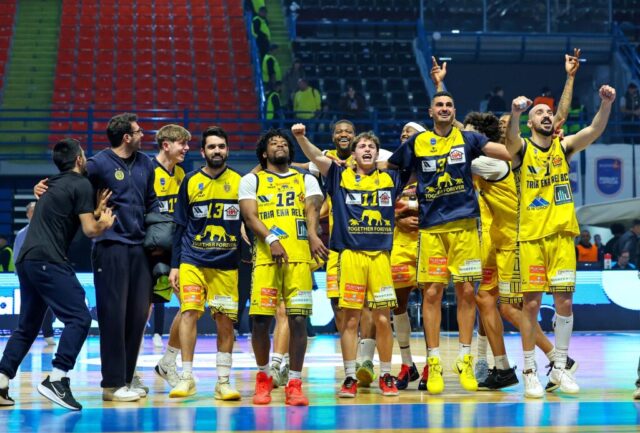 Βασίλισσα του κυπέλλου η ΤRIA EKA AEΛ!