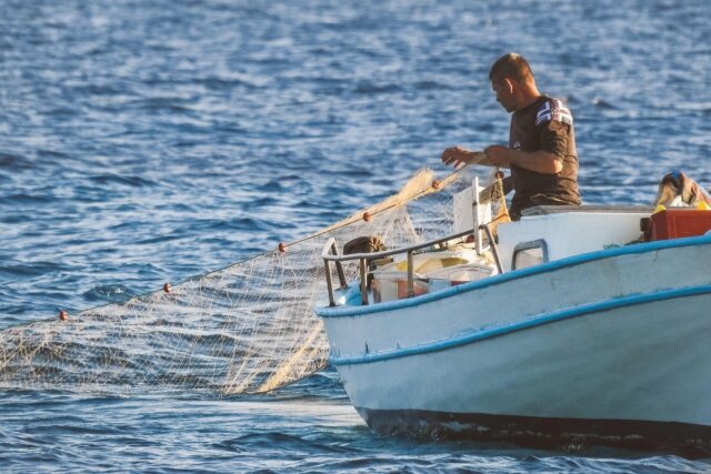 fisherman-6003451_1280.jpg