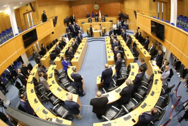 Έλεγχος ασυμβίβαστου για τους νέους βουλευτές πριν από την ανάληψη καθηκόντων