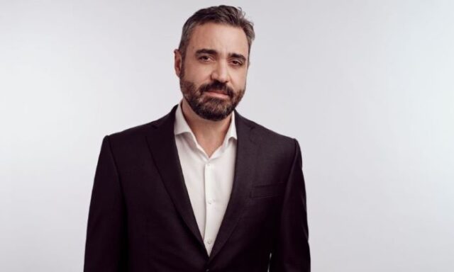 Αυτόν φωτογραφίζουν ότι “πιάνει” τον ΑΠΟΕΛ!