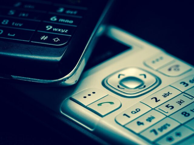 mobile-phone-949221_1280.jpg
