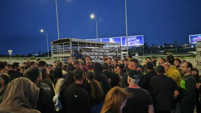 Στους δρόμους ξανά οι κτηνοτρόφοι – Διαμαρτυρία αύριο Παρασκευή στη Ριζοελιά Στους δρόμους ξανά οι κτηνοτρόφοι – Διαμαρτυρία αύριο Παρασκευή στη Ριζοελιά