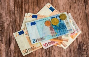 Τέλος τα μετρητά στα ενοίκια – Τι αλλάζει για ενοικιαστές και ιδιοκτήτες