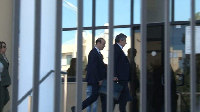 Ξεκίνησε η δίκη Φαίδωνος για βιασμό – Ποιες πέντε κατηγορίες τον βαραίνουν Ξεκίνησε η δίκη Φαίδωνος για βιασμό – Ποιες πέντε κατηγορίες τον βαραίνουν