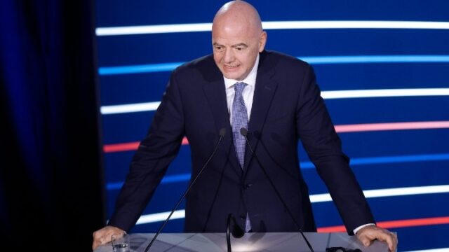 FIFA: Ιδιώτες στην εμπορική δραστηριότητα FIFA: Ιδιώτες στην εμπορική δραστηριότητα