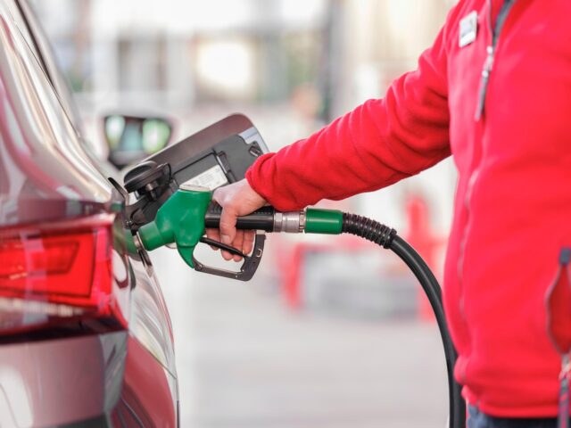 gas-station-8626683_1280.jpg