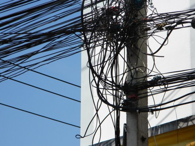 wires-209767_1280.jpg