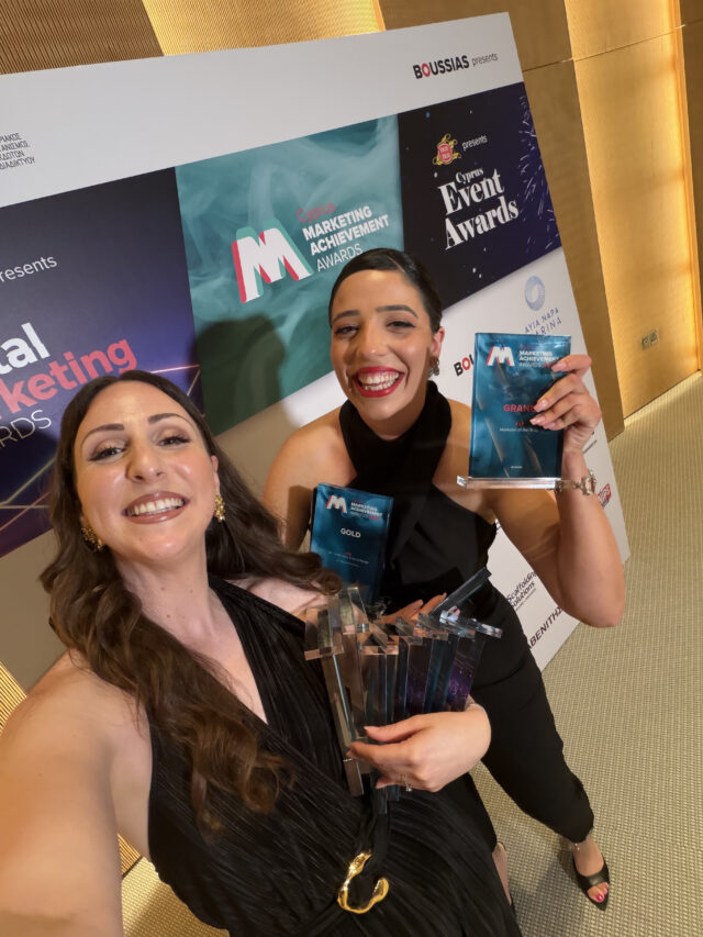 xm-15-marketing-awards-2026 Εκπρόσωποι της XM με τα βραβεία που κέρδισε ο όμιλος στην τελετή απονομής