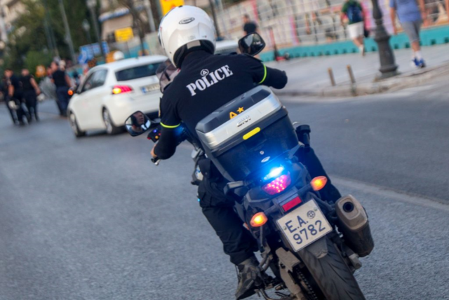 ΛΕΜΕΣΟΣ: Πυροβολισμοί μέσα στον δρόμο μετά από καταδίωξη – Σκηνές που προβληματίζουν ΛΕΜΕΣΟΣ: Πυροβολισμοί μέσα στον δρόμο μετά από καταδίωξη – Σκηνές που προβληματίζουν