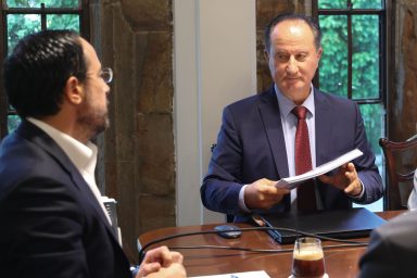 Πρόεδρος της Δημοκρατίας – Επικεφαλής της Ειδικής Επιστημονικής Επιτροπής για την ανασυγκρότηση του κτηνοτροφικού τομέα Προεδρικό Μέγαρο, Λευκωσία, Κύπρος