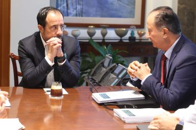 Πρόεδρος της Δημοκρατίας – Επικεφαλής της Ειδικής Επιστημονικής Επιτροπής για την ανασυγκρότηση του κτηνοτροφικού τομέα Προεδρικό Μέγαρο, Λευκωσία, Κύπρος