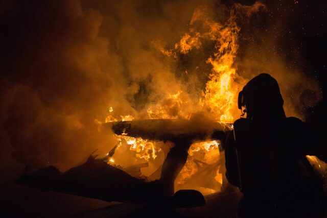 kollinger-flames-5211490_1920.jpg