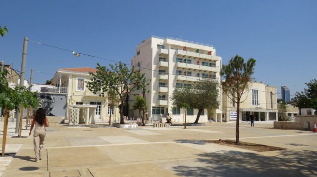 plateia-iroon-dimos-lemesou-01 Πανοραμική άποψη της νέας Πλατείας Ηρώων στη Λεμεσό με το Θέατρο Ριάλτο
