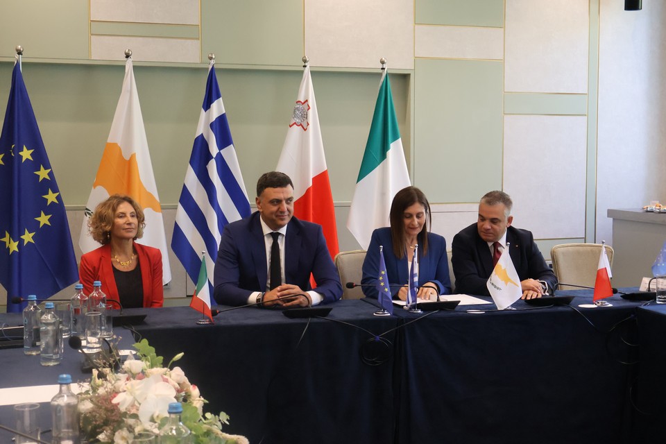 09092026_yfnaftiliasTrimeris (8)gov