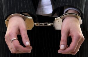 Δεύτερη σύλληψη για εμπρησμό οχήματος – Χειροπέδες σε 25χρονη