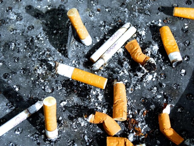 422737-cigarette-butts-488402_1920.jpg