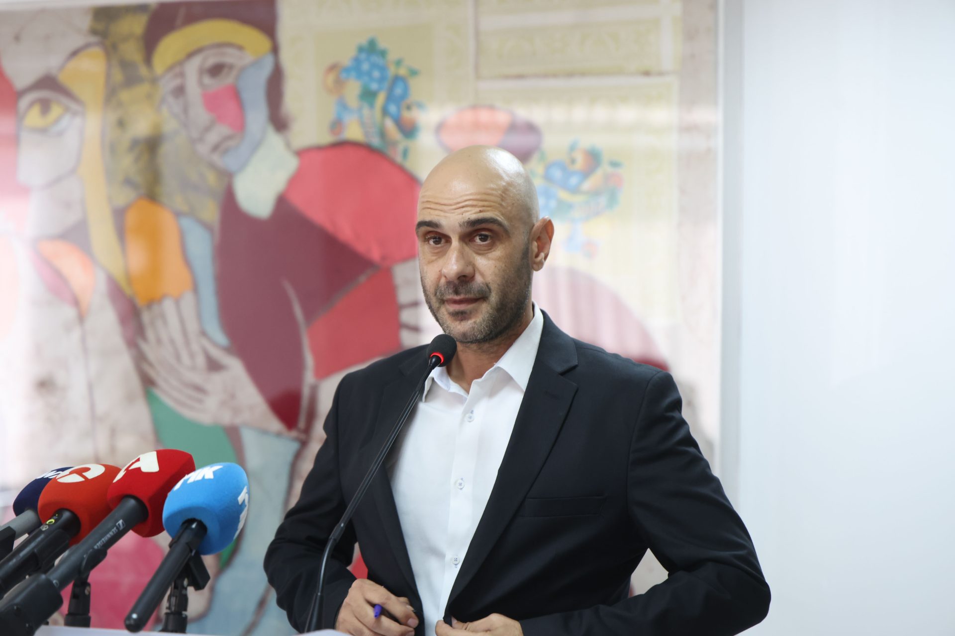 Υφυπουργός Πολιτισμού – Παρουσίασ