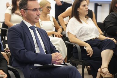 Υπουργός Εργασίας, Υφυπουργός Έρευνας – Συνέντευξη Τύπου