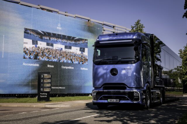 Η Mercedes γίνεται η πρώτη ομάδα της Formula 1 με ηλεκτρικό φορτηγό