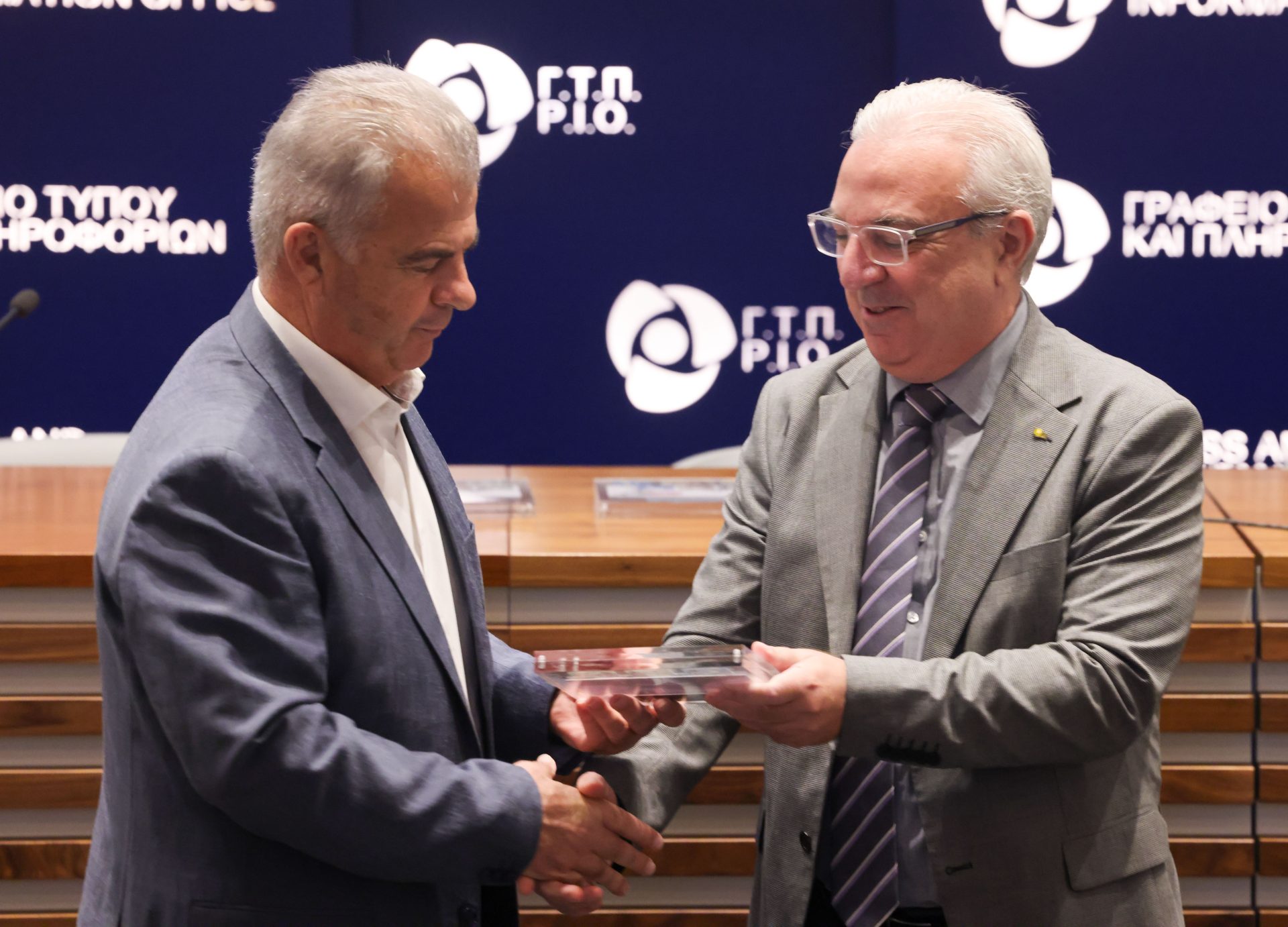 Υπουργός Μεταφορών, Υπουργός Δικαι