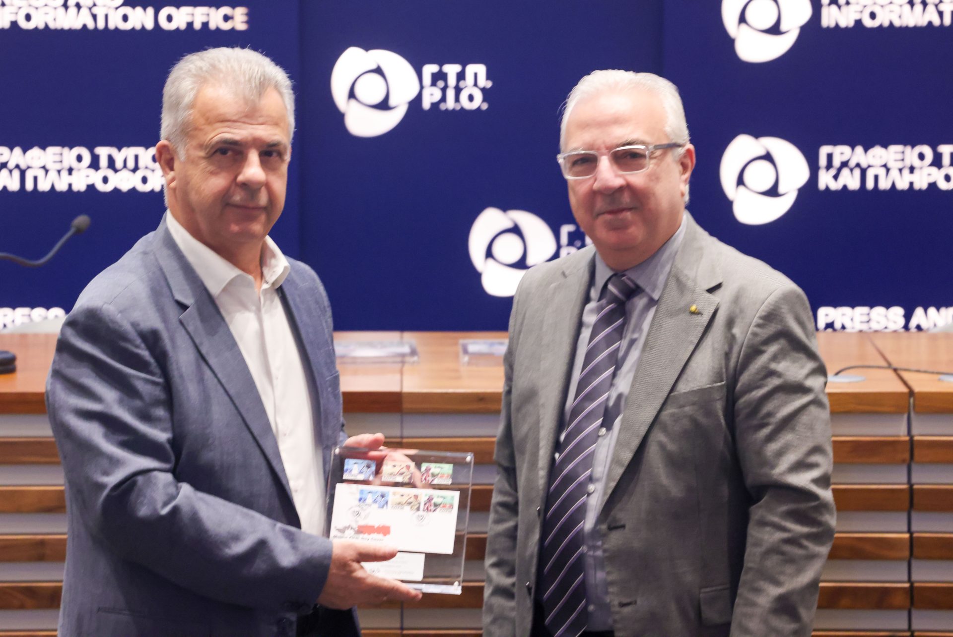 Υπουργός Μεταφορών, Υπουργός Δικαι