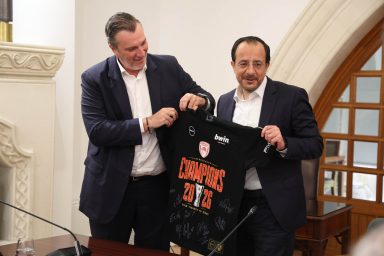 Πρόεδρος της Δημοκρατίας – Αποστολή καλαθοσφαιρικής ομάδας Ολυμπιακού Πειραιώς