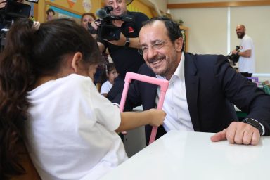 Πρόεδρος της Δημοκρατίας – Επίσκεψη στο Δημοτικό Σχολείο Κωνσταντινουπόλεως
