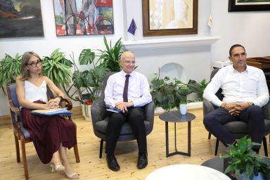 Υπουργός Εσωτερικών – Εκπρόσωποι οργανωμένων συνόλων των Ελλήνων του Πόντου