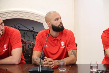 Πρόεδρος της Δημοκρατίας – Αποστολή καλαθοσφαιρικής ομάδας Ολυμπιακού Πειραιώς