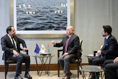Πρόεδρος της Δημοκρατίας – Βασιλιάς της Ιορδανίας