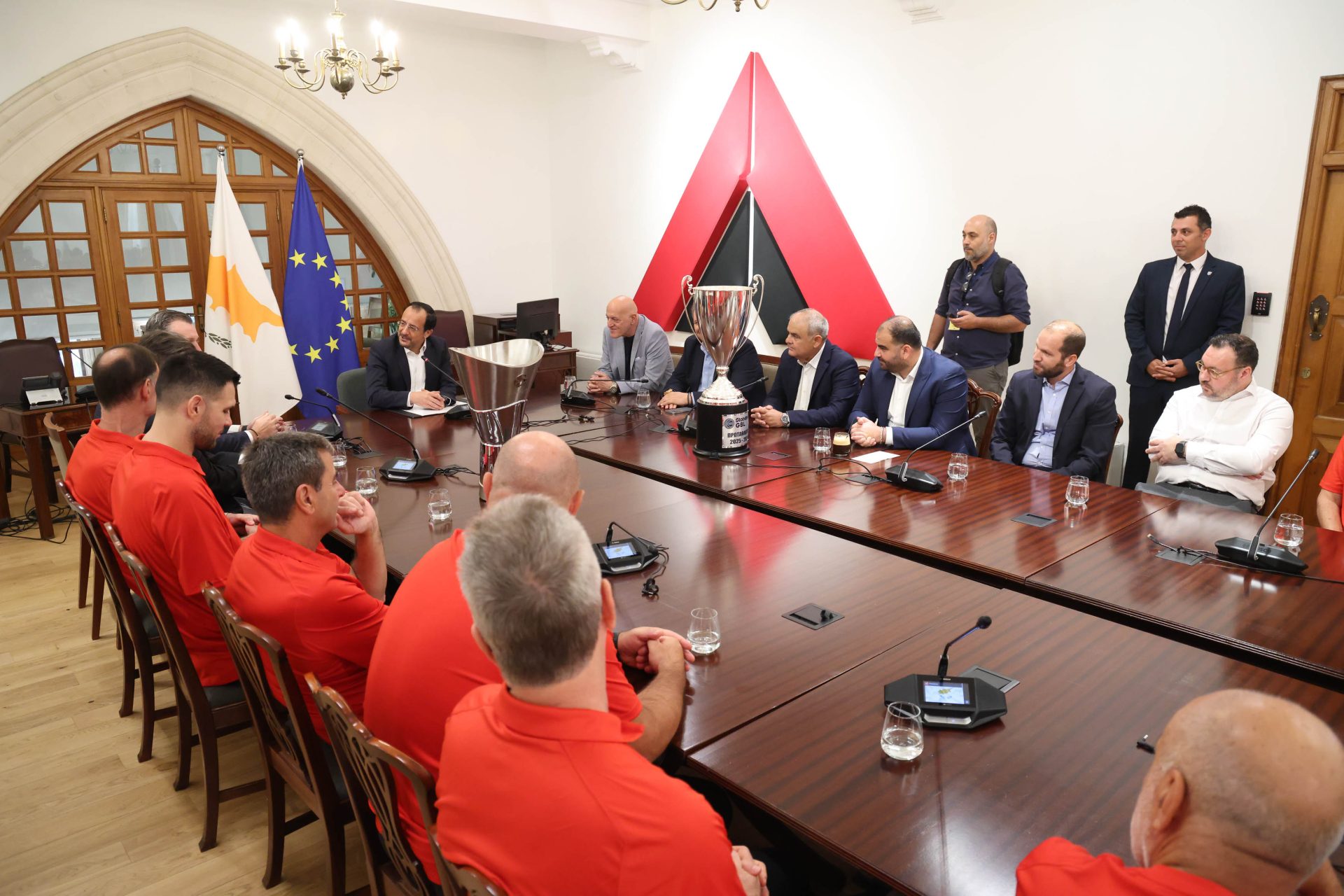 Πρόεδρος της Δημοκρατίας – Αποστο