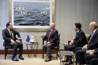 Πρόεδρος της Δημοκρατίας – Βασιλιάς της Ιορδανίας