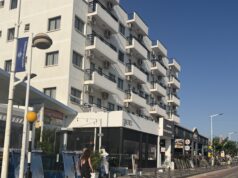 Booking: Τι αλλάζει για τις απευθείας τιμές των ξενοδοχείων