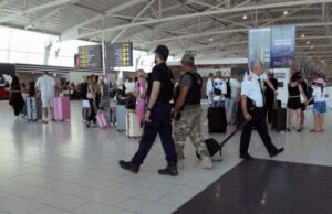 Ларнака: Самолёт задержан после угрозы взрыва