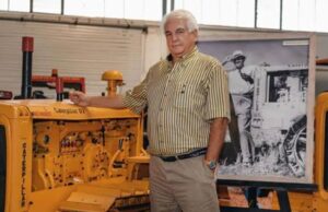 Ο Ντίμης Μαυρόπουλος στο Κυπριακό Μουσείο Ιστορικού και Κλασικού Αυτοκινήτου στη Λεμεσό